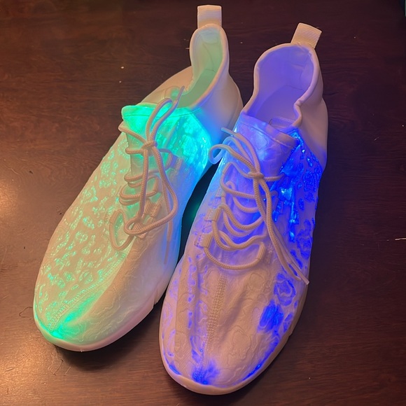 white, size 11, light-up shoes - Picture 3 of 3